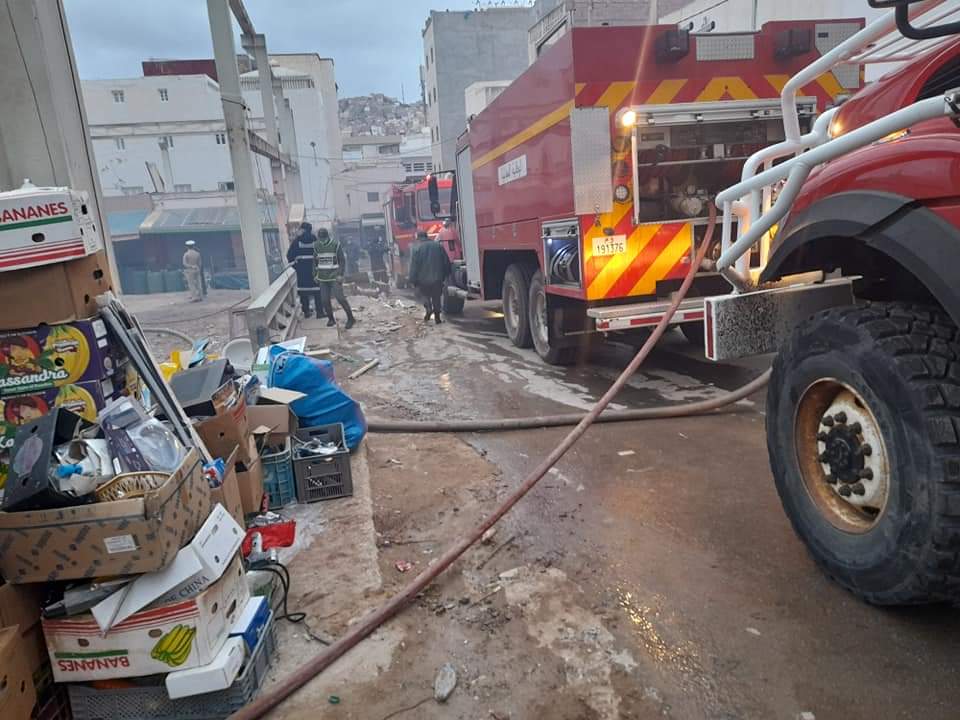 حريق مهول يأتي على محلات تجارية في سوق الثلاثاء بالحسيمة حريق مهول يأتي على محلات تجارية في سوق الثلاثاء بالحسيمة