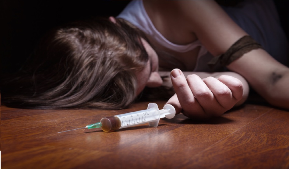 رغم ملاحقات شبكات ترويج المخدرات الفتاكة.. حقن الهيروين المتناثرة تستفز المواطنين بطنجة رغم ملاحقات شبكات ترويج المخدرات الفتاكة.. حقن الهيروين المتناثرة تستفز المواطنين بطنجة