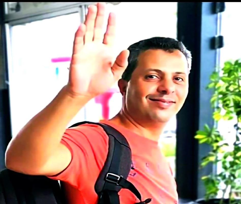 صوتٌ في القلب وآخر في الجيبْ! بقلم // محمد بشكار صوتٌ في القلب وآخر في الجيبْ! بقلم // محمد بشكار