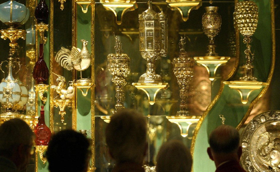 بعد 18 مداهمة.. توقيف مشتبه بهم في عملية سطو على متحف بعد 18 مداهمة.. توقيف مشتبه بهم في عملية سطو على متحف