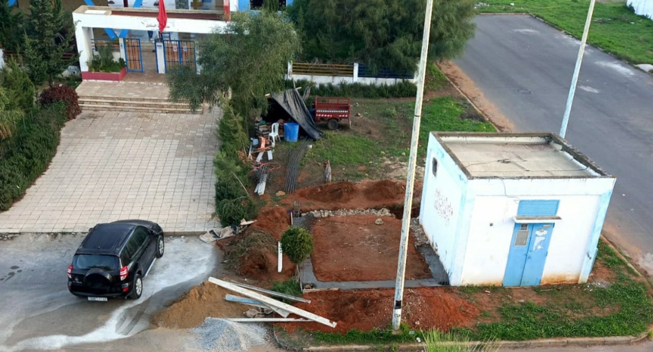 عودة انتشار "البراريك" التجارية بالعرائش. عودة انتشار "البراريك" التجارية بالعرائش.