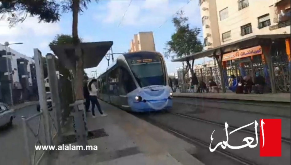 عطب تقني في الطرام يشل حركة التنقل بين سلا والرباط عطب تقني في الطرام يشل حركة التنقل بين سلا والرباط