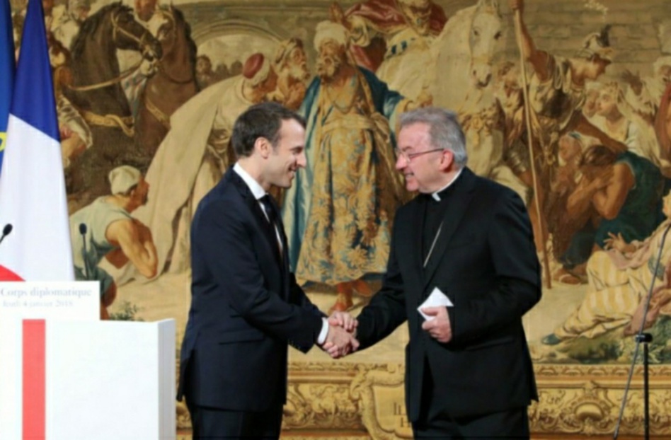 الحكم بالسجن على سفير الفاتيكان السابق في فرنسا
