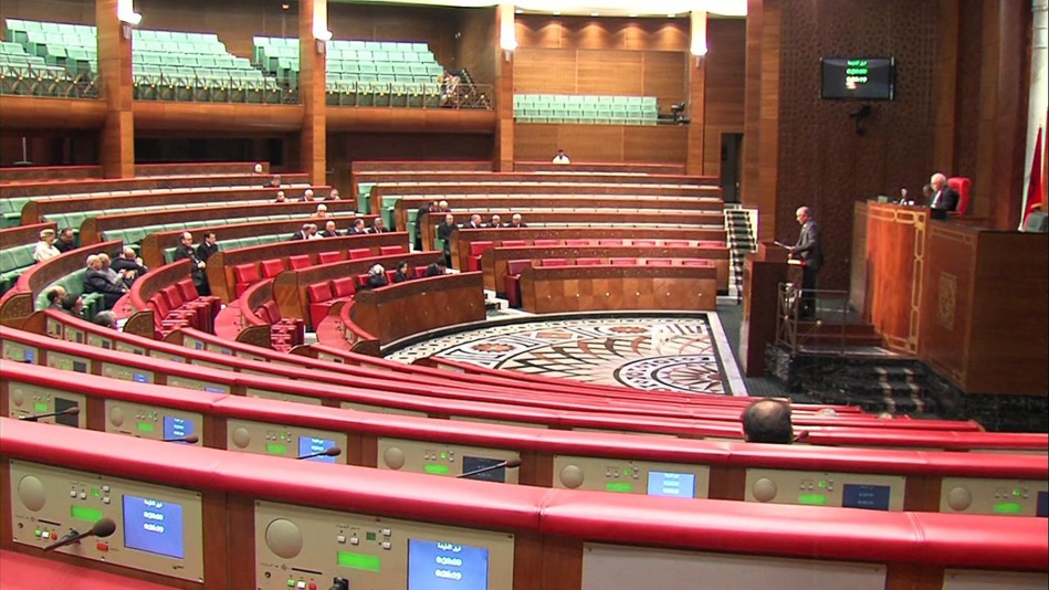 أعضاء مجلس المستشارين يسائلون رئيس الحكومة في محور واحد وساعتين كحد زمني أقصى أعضاء مجلس المستشارين يسائلون رئيس الحكومة في محور واحد وساعتين كحد زمني أقصى