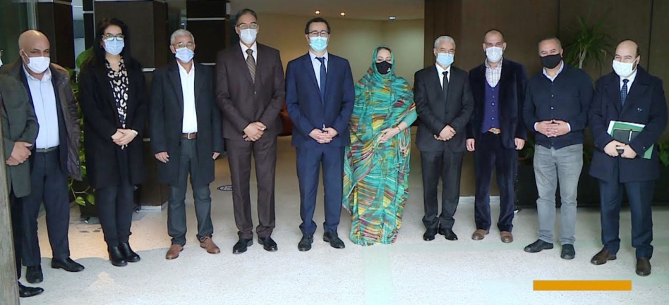 تتويج الفائزين بالجائزة الوطنية الكبرى للصحافة في دورتها الـ 18 تتويج الفائزين بالجائزة الوطنية الكبرى للصحافة في دورتها الـ 18