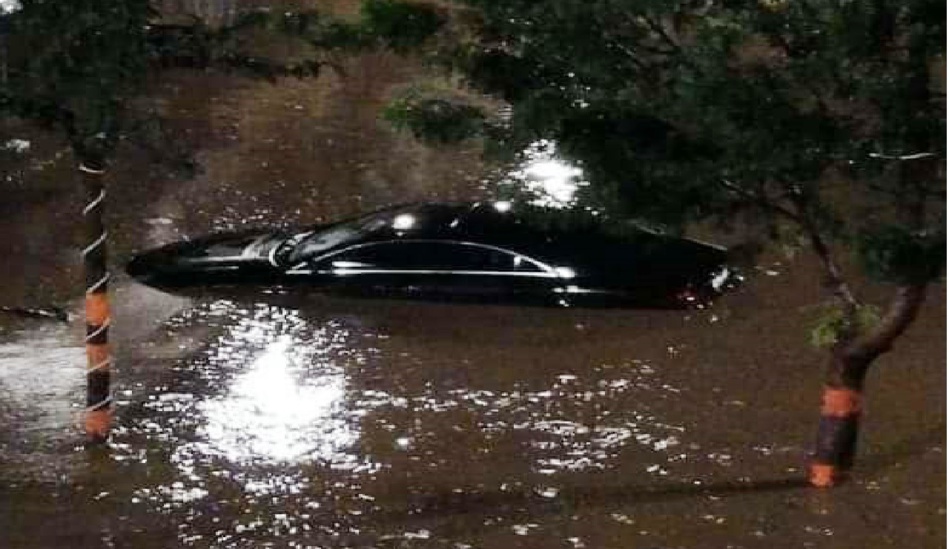 شوارع «مدينة الدار البيضاء» تَغْرَقْ شوارع «مدينة الدار البيضاء» تَغْرَقْ