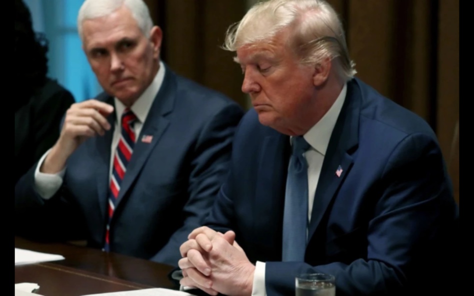 ترامب نادم على كلمته عن نقل السلطة ورافض للاستقالة وغاضب من نائبه ترامب نادم على كلمته عن نقل السلطة ورافض للاستقالة وغاضب من نائبه