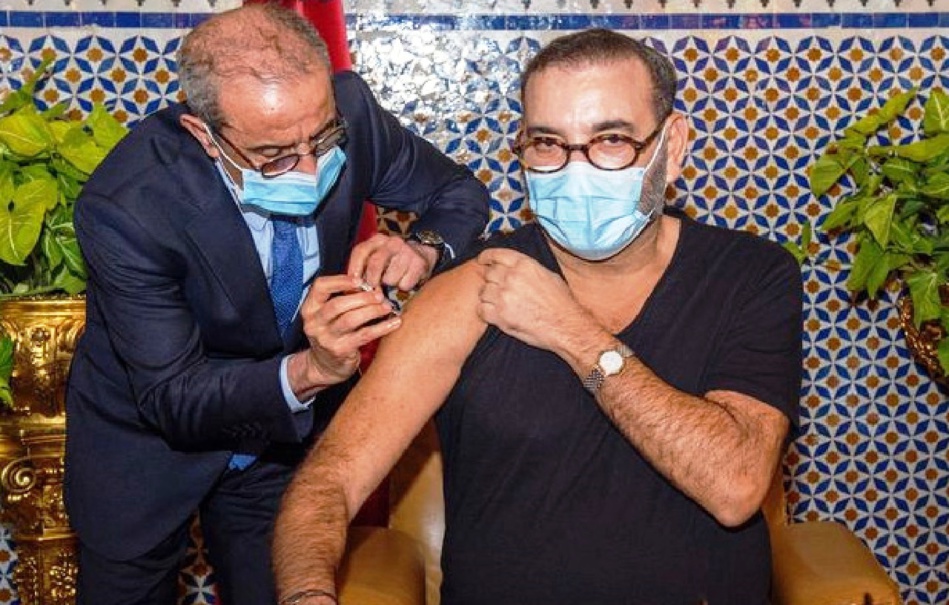جلالة الملك محمد السادس يتلقى الجرعة الأولى من لقاح كورونا جلالة الملك محمد السادس يتلقى الجرعة الأولى من لقاح كورونا