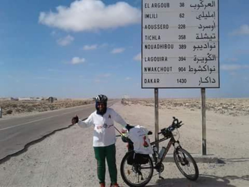 رحالة مغربي يتوجه إلى الكركرات بواسطة دراجته الهوائية رحالة مغربي يتوجه إلى الكركرات بواسطة دراجته الهوائية