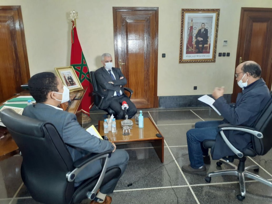 ايت طالب ينهي الجدل القائم حول قنينات اللقاح الفارغة. ايت طالب ينهي الجدل القائم حول قنينات اللقاح الفارغة.