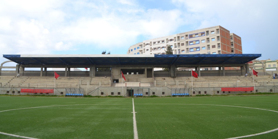 إهمال أرضية ملعب العرائش يهدد سلامة اللاعبين إهمال أرضية ملعب العرائش يهدد سلامة اللاعبين