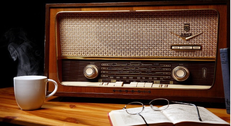 العالم يحتفل باليوم العالمي للإذاعة 2021.. الإذاعة تثبت مكانتها الأساسية كوسيلة لنقل المعلومات العالم يحتفل باليوم العالمي للإذاعة 2021.. الإذاعة تثبت مكانتها الأساسية كوسيلة لنقل المعلومات