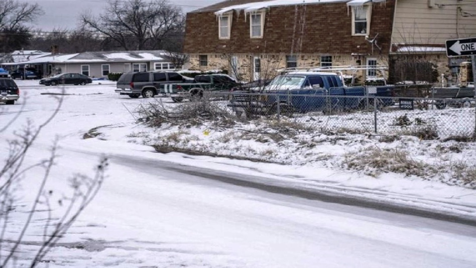 الجحيم «الثلجي» يغرق ولاية تكساس الأمريكية في الظلام!! الجحيم «الثلجي» يغرق ولاية تكساس الأمريكية في الظلام!!