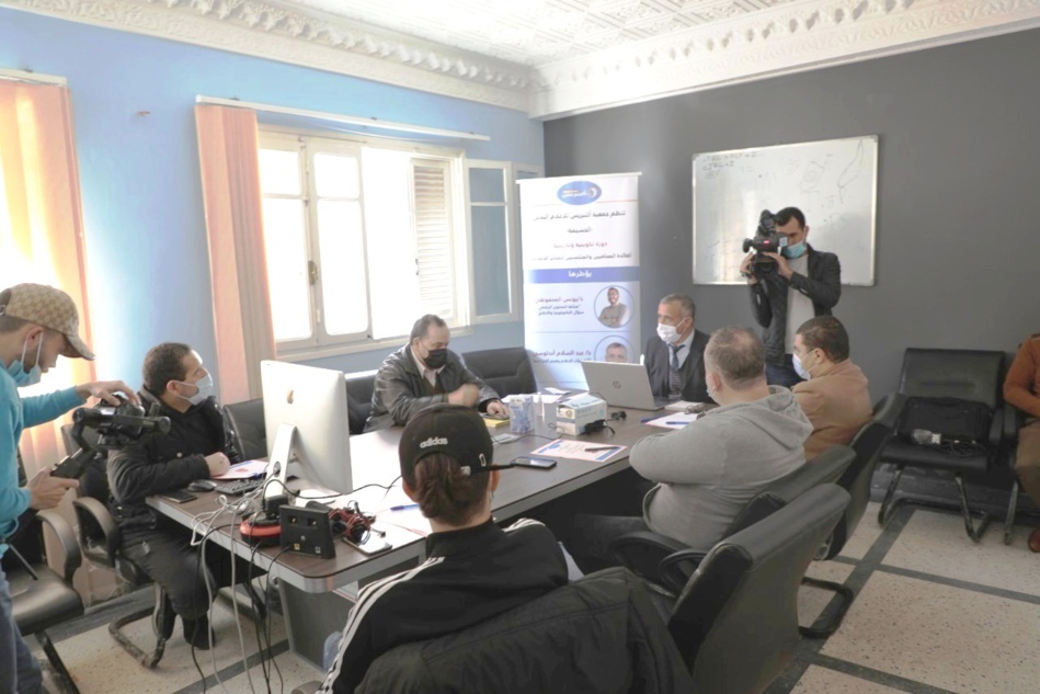 تقرير الدورة التكوينية المنظمة في الحسيمة حول موضوع الاعلام والمواطنة تحديات قيمية وتقنية تقرير الدورة التكوينية المنظمة في الحسيمة حول موضوع الاعلام والمواطنة تحديات قيمية وتقنية