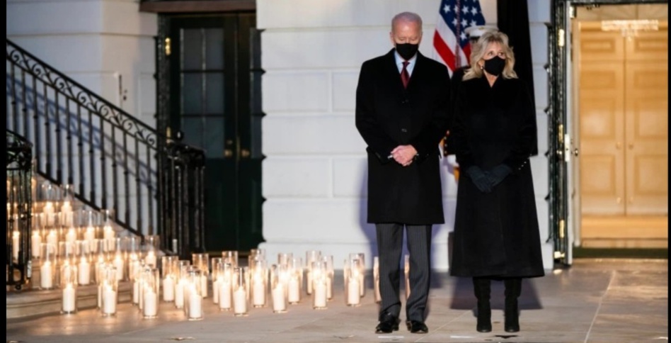 أمريكا تعلن الحداد بعد تجاوز وفيات كورونا بالبلاد نصف المليون أمريكا تعلن الحداد بعد تجاوز وفيات كورونا بالبلاد نصف المليون