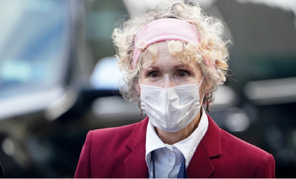 كاتبة أمريكية تتهم ترامب بالاغتصاب ومحامون يطلبون حمضه النووي كاتبة أمريكية تتهم ترامب بالاغتصاب ومحامون يطلبون حمضه النووي