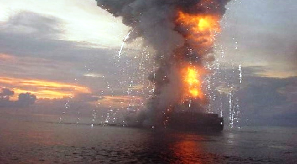 إنفجار سفينة إسرائيلية في خليج عمان