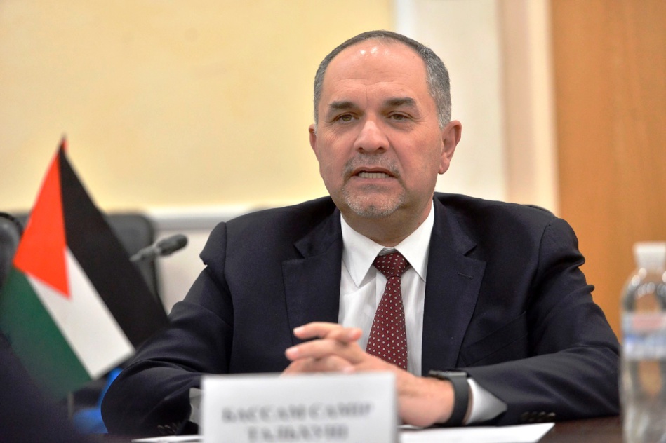 عشاء يطيح باثنين من أبرز وزراء الحكومة في الأردن عشاء يطيح باثنين من أبرز وزراء الحكومة في الأردن