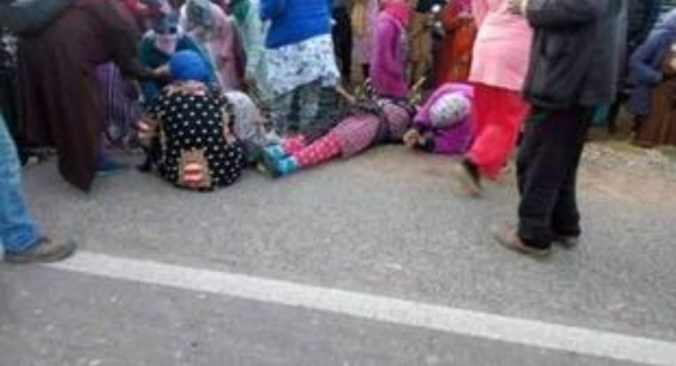 حادثة سير تتسبب في إصابة عاملات زراعية بأكادير حادثة سير تتسبب في إصابة عاملات زراعية بأكادير