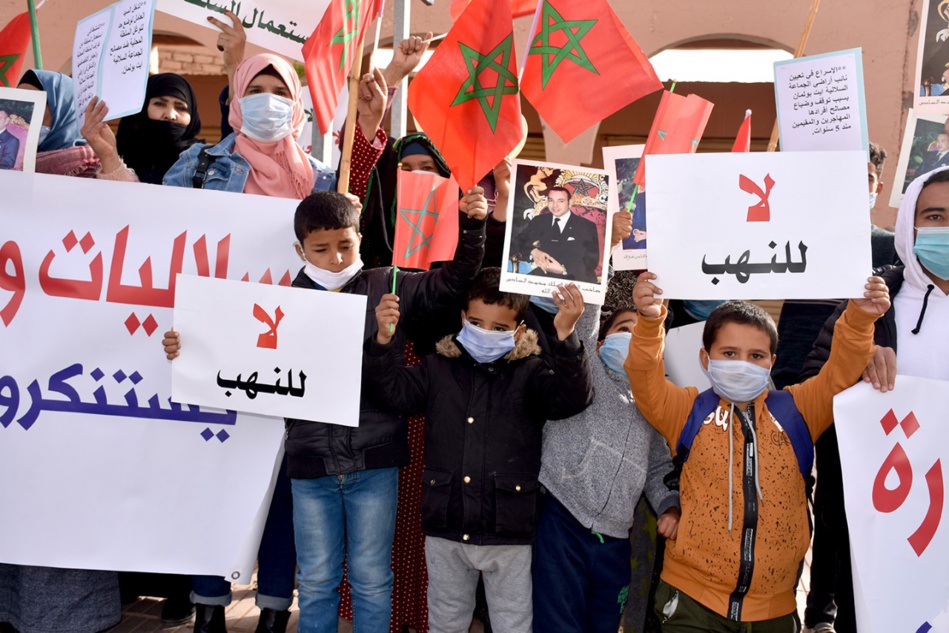 سلاليو آيت بولمان بزاكورة يرفضون سلب أرضهم بطرق ملتوية سلاليو آيت بولمان بزاكورة يرفضون سلب أرضهم بطرق ملتوية