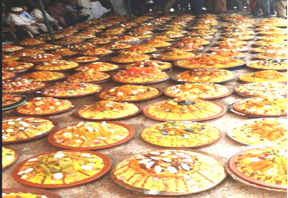 النيابة العامة بالفقيه بن صالح تفرج بكفالة عن المعتقل الذي نضم مأدبة عشاء لـ 300 شخص النيابة العامة بالفقيه بن صالح تفرج بكفالة عن المعتقل الذي نضم مأدبة عشاء لـ 300 شخص