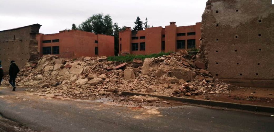 دمنات.. إنهيار جزء من سور دمنات بسبب الأمطار التي عرفتها المنطقة دمنات.. إنهيار جزء من سور دمنات بسبب الأمطار التي عرفتها المنطقة