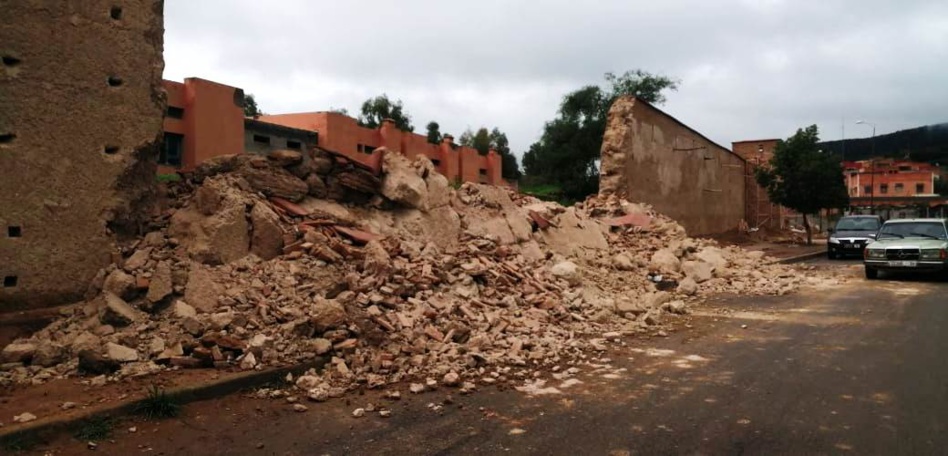 دمنات.. إنهيار جزء من سور دمنات بسبب الأمطار التي عرفتها المنطقة دمنات.. إنهيار جزء من سور دمنات بسبب الأمطار التي عرفتها المنطقة