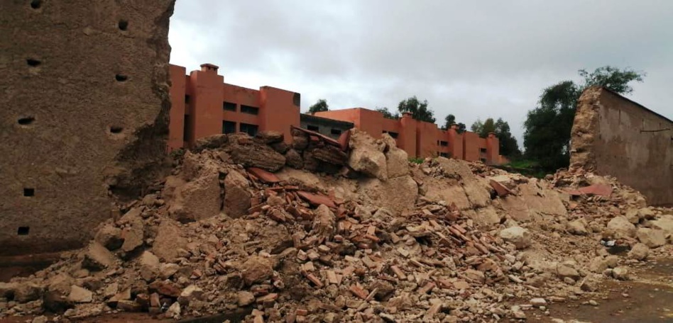 دمنات.. إنهيار جزء من سور دمنات بسبب الأمطار التي عرفتها المنطقة دمنات.. إنهيار جزء من سور دمنات بسبب الأمطار التي عرفتها المنطقة