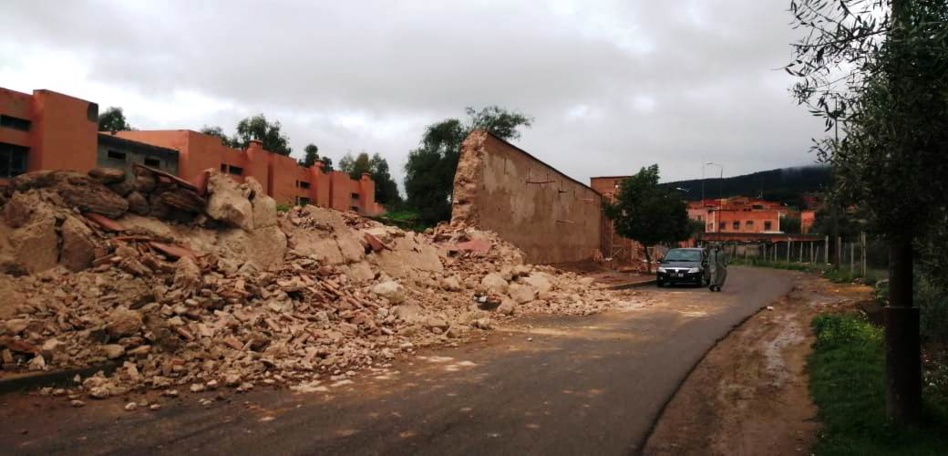 دمنات.. إنهيار جزء من سور دمنات بسبب الأمطار التي عرفتها المنطقة دمنات.. إنهيار جزء من سور دمنات بسبب الأمطار التي عرفتها المنطقة