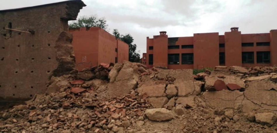 دمنات.. إنهيار جزء من سور دمنات بسبب الأمطار التي عرفتها المنطقة دمنات.. إنهيار جزء من سور دمنات بسبب الأمطار التي عرفتها المنطقة