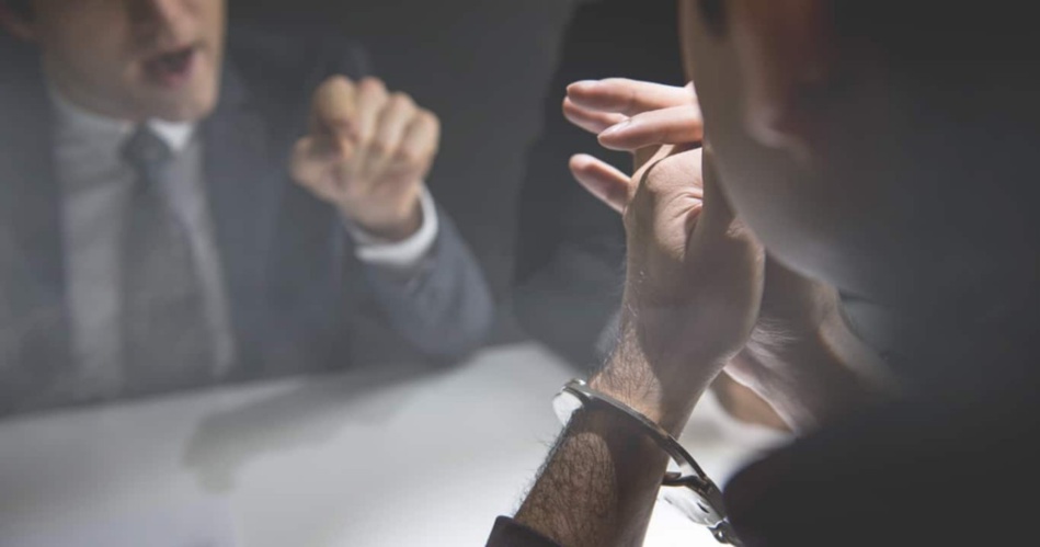 التحقيق مع شرطي متهم بالسرقة وخيانة الأمانة بطنجة التحقيق مع شرطي متهم بالسرقة وخيانة الأمانة بطنجة