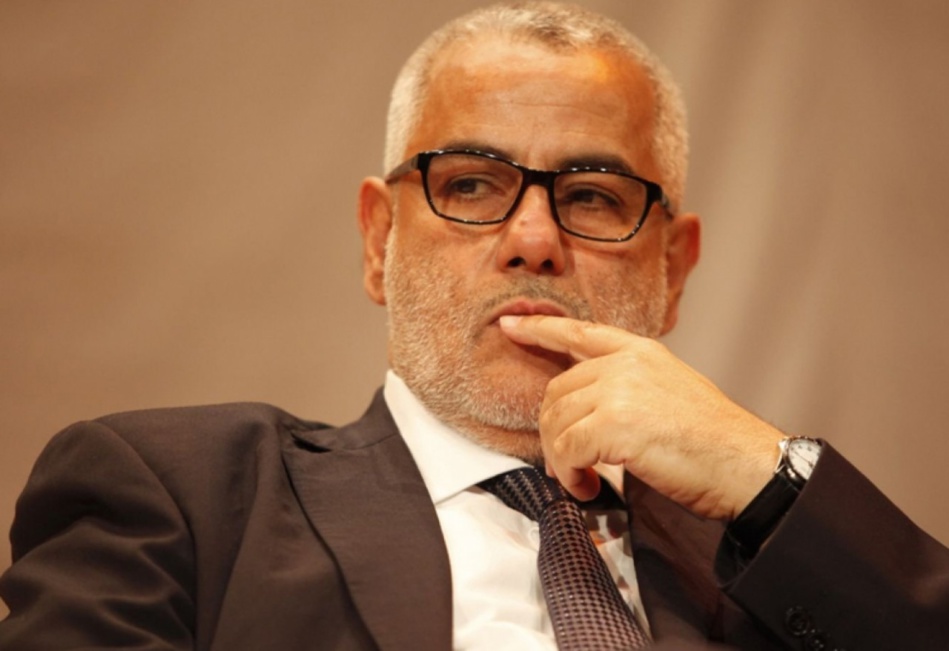 بنكيران يقوم بحركة "مات الشاه" بنكيران يقوم بحركة "مات الشاه"