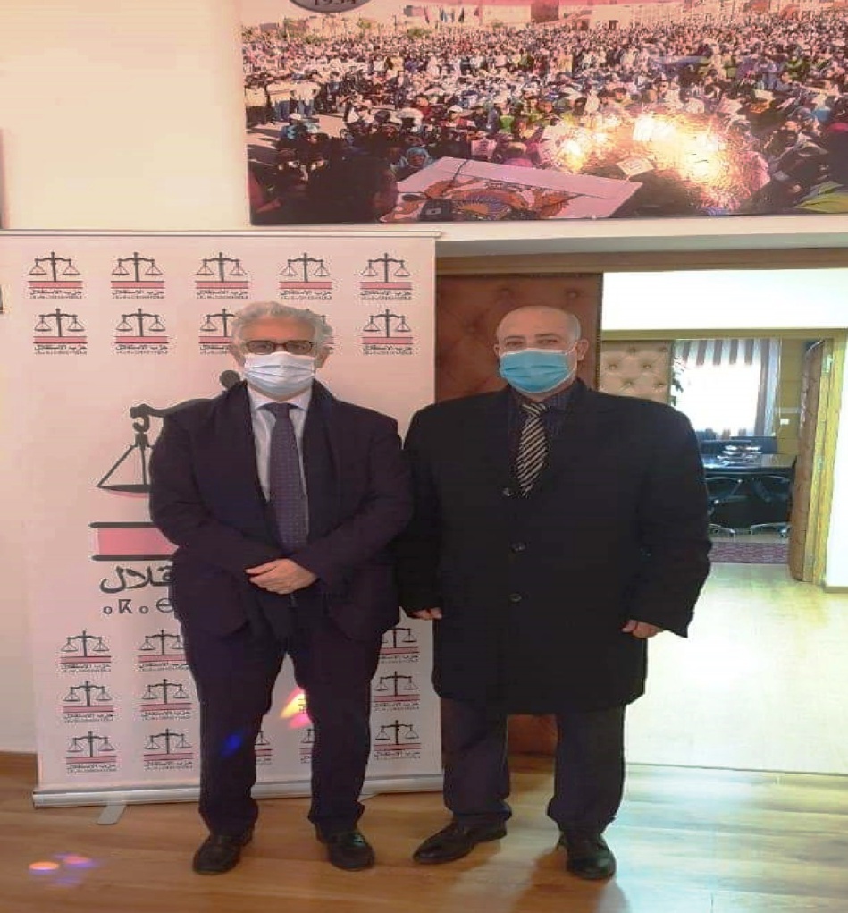 رسميا.. الدكتور نزار بركة الأمين العام لحزب الاستقلال يستقبل "سمير راديوس" وابنته الملتحقين بالحزب رسميا.. الدكتور نزار بركة الأمين العام لحزب الاستقلال يستقبل "سمير راديوس" وابنته الملتحقين بالحزب