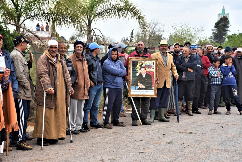 سلاليو "الحنشة" ببوقنادل يستنجدون بجلالة الملك بعد تهديدهم بالإفراغ من أرض الآباء و الأجداد سلاليو "الحنشة" ببوقنادل يستنجدون بجلالة الملك بعد تهديدهم بالإفراغ من أرض الآباء و الأجداد