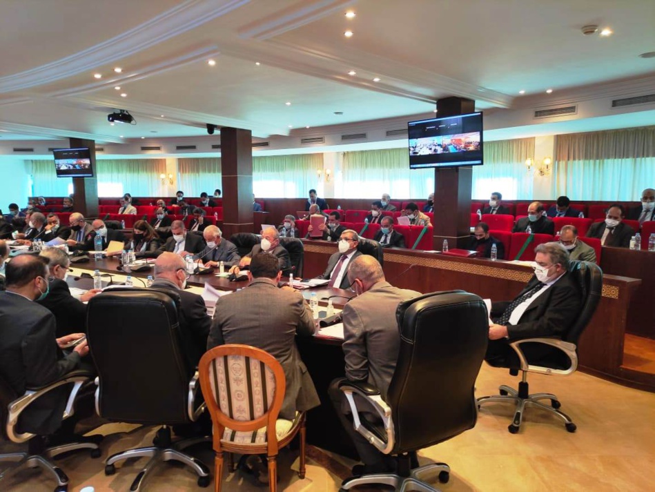 مجلس المستشارين يتحول الى حلبة للتراشق بعبارات "الوقاحة" و"الابتزاز" و"الانفراد بالسلطة" و"التخوين" مجلس المستشارين يتحول الى حلبة للتراشق بعبارات "الوقاحة" و"الابتزاز" و"الانفراد بالسلطة" و"التخوين"