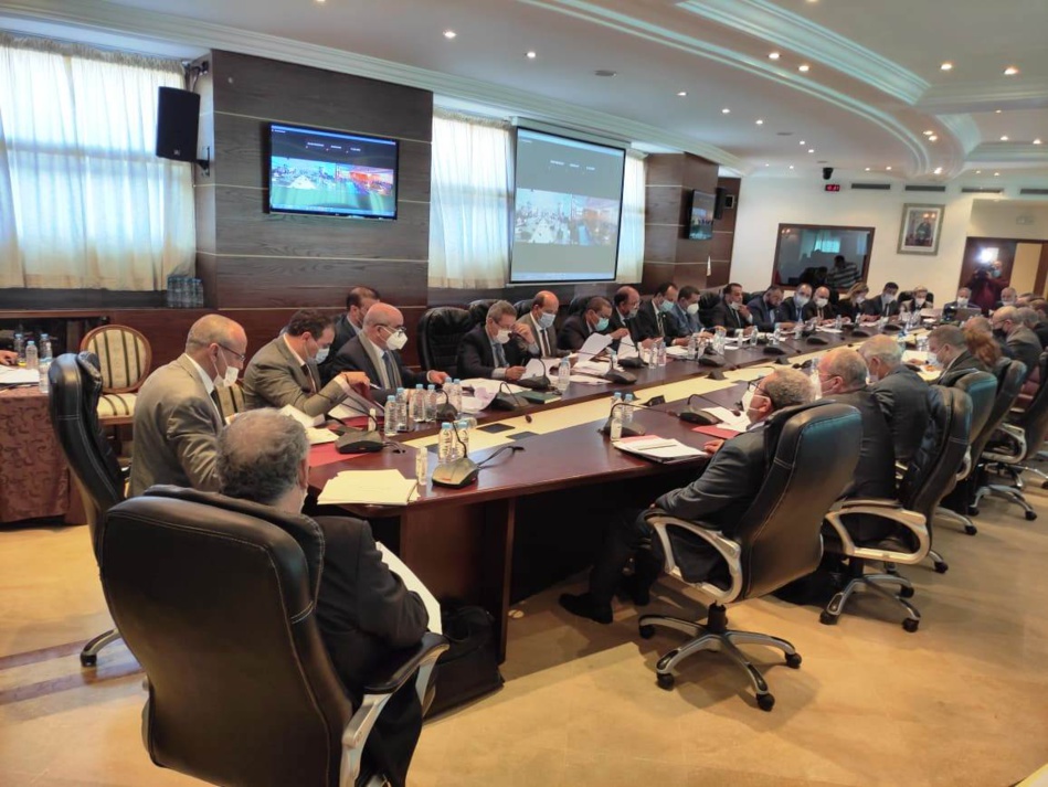 مجلس المستشارين يتحول الى حلبة للتراشق بعبارات "الوقاحة" و"الابتزاز" و"الانفراد بالسلطة" و"التخوين" مجلس المستشارين يتحول الى حلبة للتراشق بعبارات "الوقاحة" و"الابتزاز" و"الانفراد بالسلطة" و"التخوين"