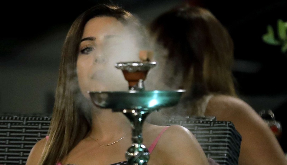 السلطات الأمنية تداهم مقهى للشيشة بحي مولاي رشيد السلطات الأمنية تداهم مقهى للشيشة بحي مولاي رشيد