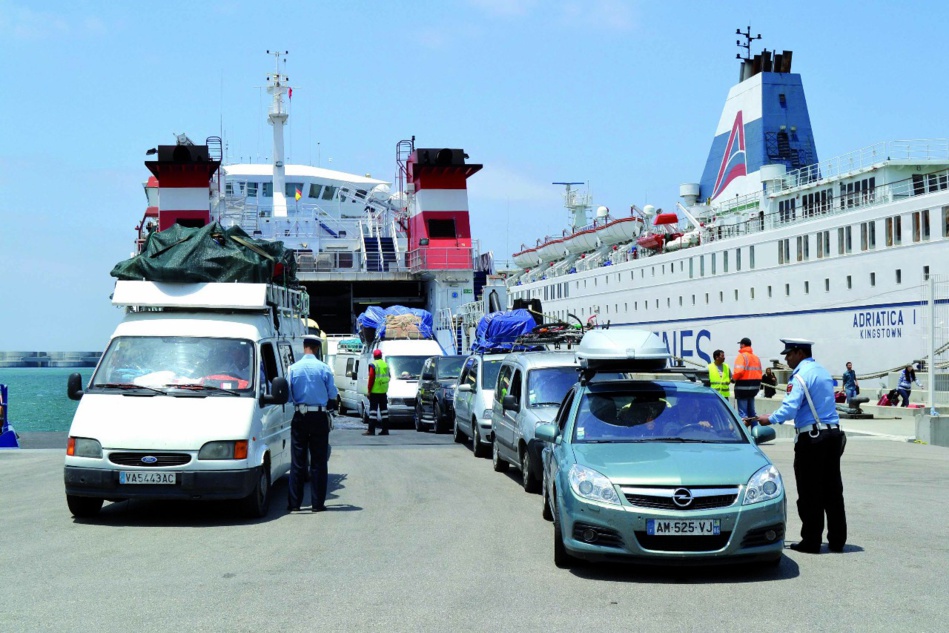 ميناء طنجة المتوسطي.. توقيف 18 شخصا ينتمون لشبكة دولية لتهريب المخدرات