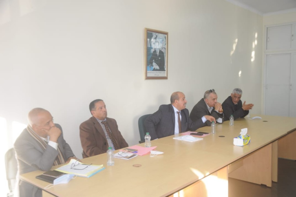 ميارة يجتمع بكتاب فروع مختلف القطاعات النقابية بعمالة آنفا ميارة يجتمع بكتاب فروع مختلف القطاعات النقابية بعمالة آنفا