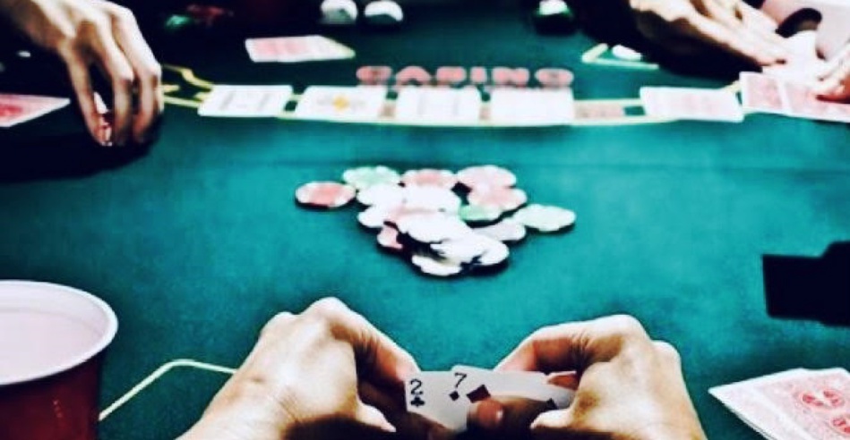 مداهمة محل للقمار وإيقاف 18 شخصا بإمزورن مداهمة محل للقمار وإيقاف 18 شخصا بإمزورن