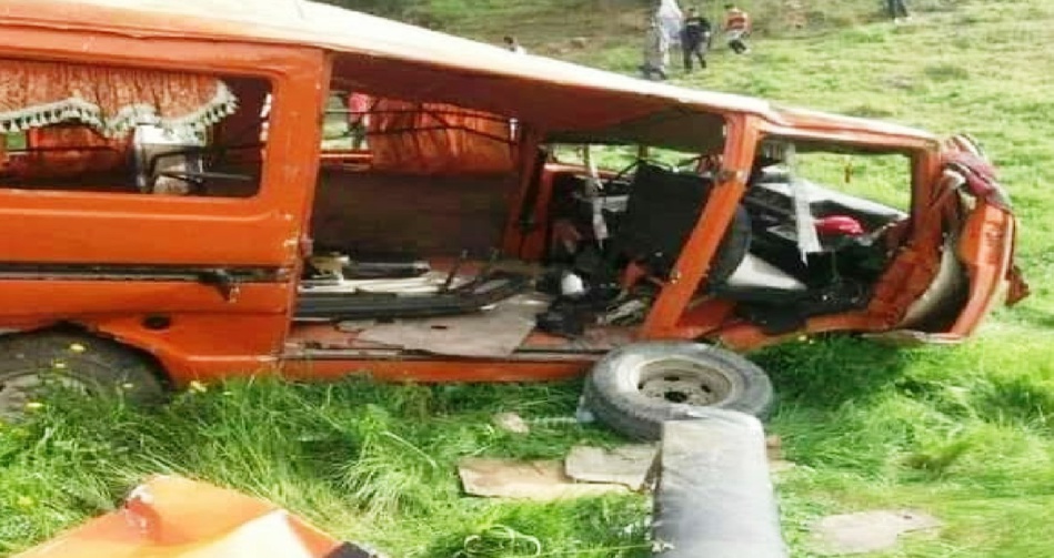 انقلاب سيارة للنقل الجماعي أغلب ركابها من التلاميذ في منحدر بوزان يخلف حالتي وفاة انقلاب سيارة للنقل الجماعي أغلب ركابها من التلاميذ في منحدر بوزان يخلف حالتي وفاة