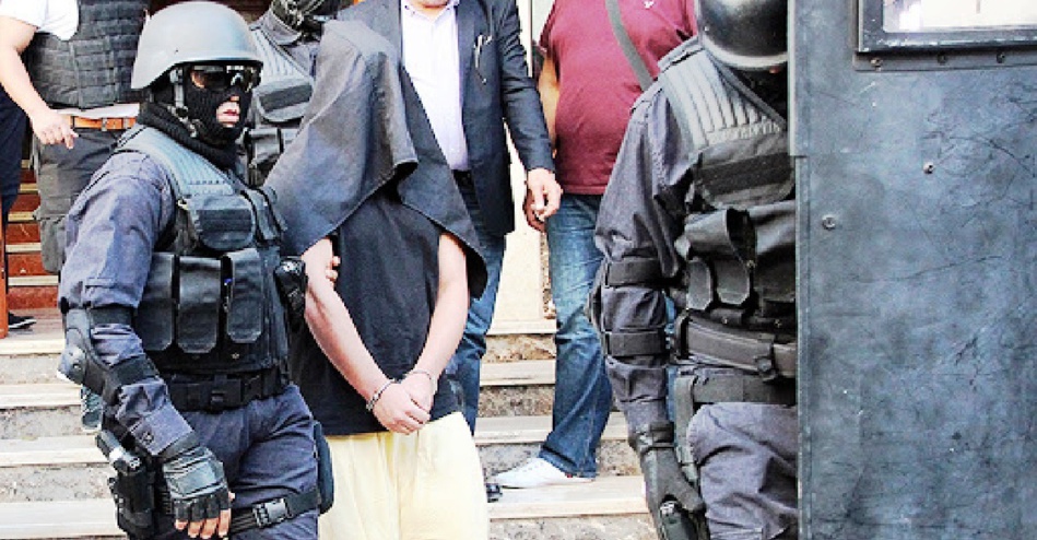 أعضاء خلية وجدة الإرهابية يُعْرَضون اليوم على الوكيل العام للملك أعضاء خلية وجدة الإرهابية يُعْرَضون اليوم على الوكيل العام للملك