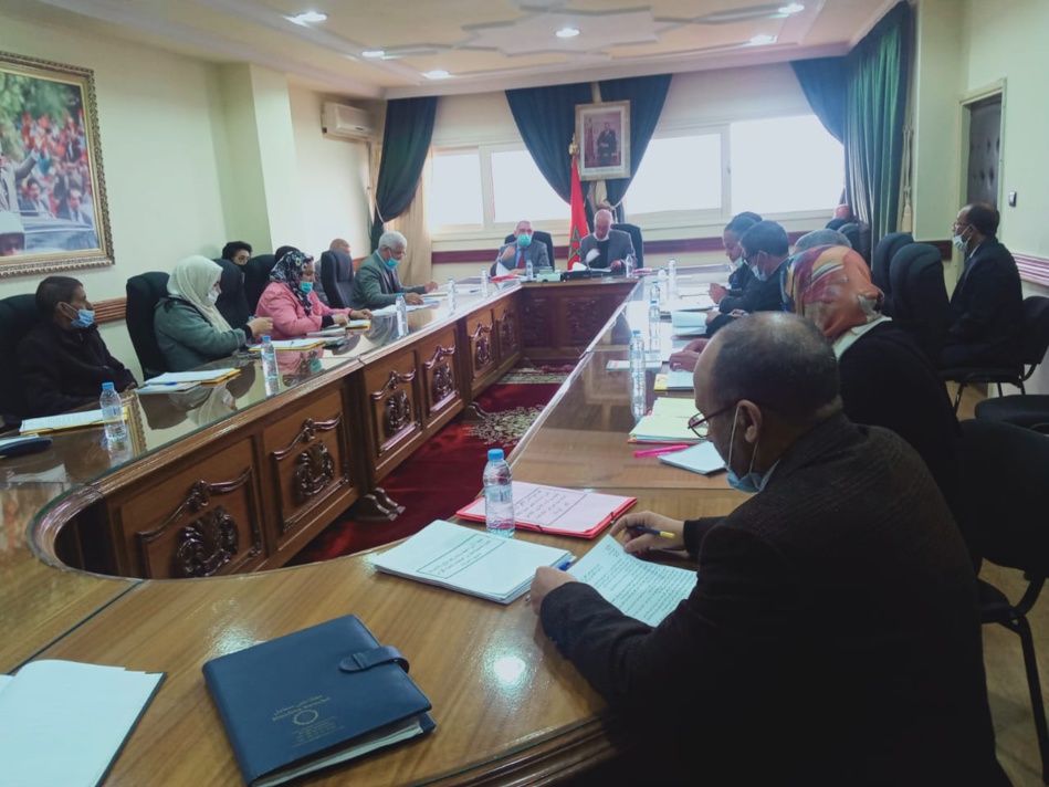 المجلس الإقليمي لأزيلال يعقد دورة استثنائية ويصادق على برمجة الفائض ومجموعة من الدراسات والاتفاقيات المجلس الإقليمي لأزيلال يعقد دورة استثنائية ويصادق على برمجة الفائض ومجموعة من الدراسات والاتفاقيات