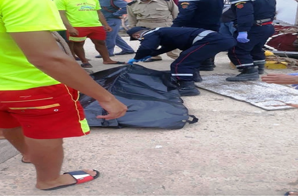 انتشال "جثة متحللة لمهاجرة" في "ميناء الحسيمة" انتشال "جثة متحللة لمهاجرة" في "ميناء الحسيمة"