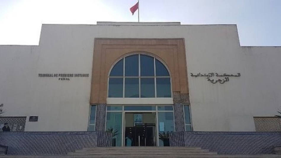 أربع سنوات ونصف سجنا نافذا لموثقة اختلست ملايير السنتيمات من زبنائها أربع سنوات ونصف سجنا نافذا لموثقة اختلست ملايير السنتيمات من زبنائها