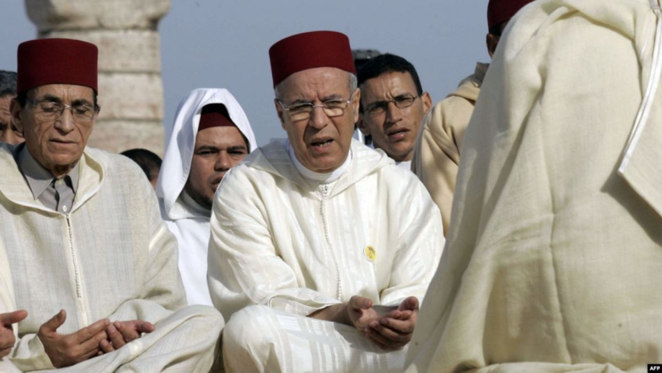 الحكومة تتفرج على استمرار معاناة القيمين الدينيين الحكومة تتفرج على استمرار معاناة القيمين الدينيين