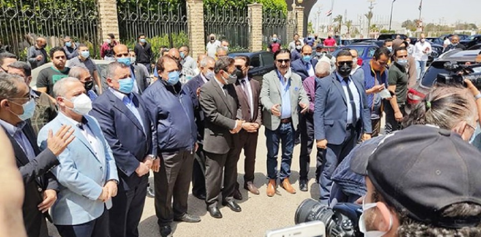 بالصور.. تشييع جثمان الكاتب الصحفي مكرم محمد أحمد إلى مثواه الأخير بالصور.. تشييع جثمان الكاتب الصحفي مكرم محمد أحمد إلى مثواه الأخير