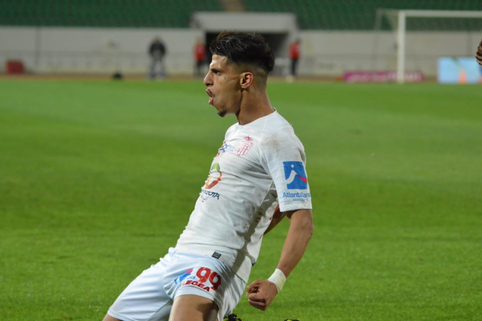 نهضة بركان يقتنص فوزاً ثميناً على حساب مضيفه حسنية أكادير نهضة بركان يقتنص فوزاً ثميناً على حساب مضيفه حسنية أكادير