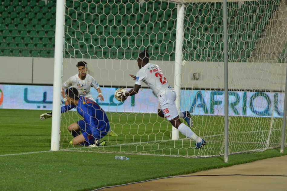 نهضة بركان يقتنص فوزاً ثميناً على حساب مضيفه حسنية أكادير نهضة بركان يقتنص فوزاً ثميناً على حساب مضيفه حسنية أكادير