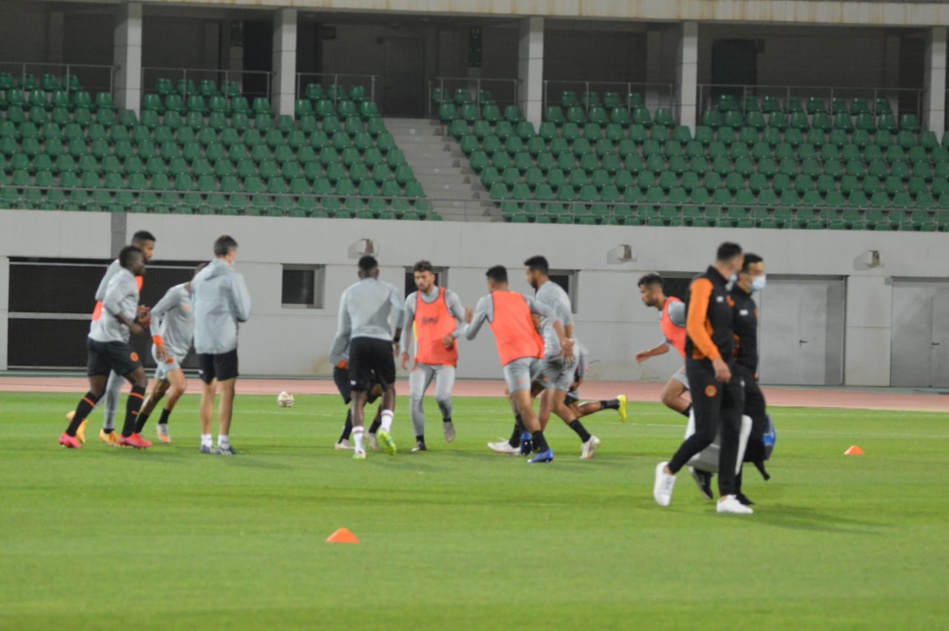 نهضة بركان يقتنص فوزاً ثميناً على حساب مضيفه حسنية أكادير نهضة بركان يقتنص فوزاً ثميناً على حساب مضيفه حسنية أكادير